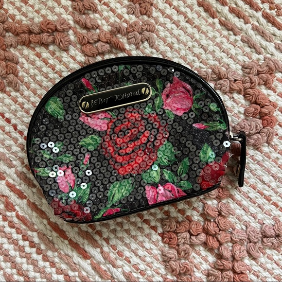 Set of three Betsey Johnson zipper pouches - Picture 11 of 14